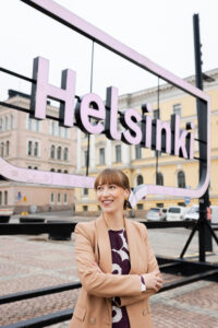 Eveliina Heinäluoma. ja Helsinki-kyltti